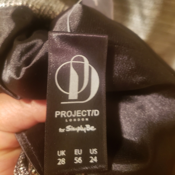 Plus size dress by Simplybee - Picture 4 of 5